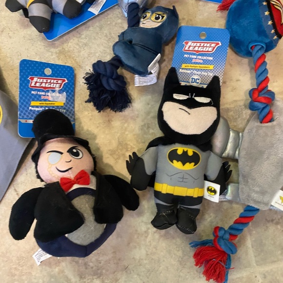 DOG TOYS SET OF 7 NWT PET CO TOYS JUSTICE LEAGUE DC COMICS TOYS FOR DOG GIFT - Picture 4 of 9